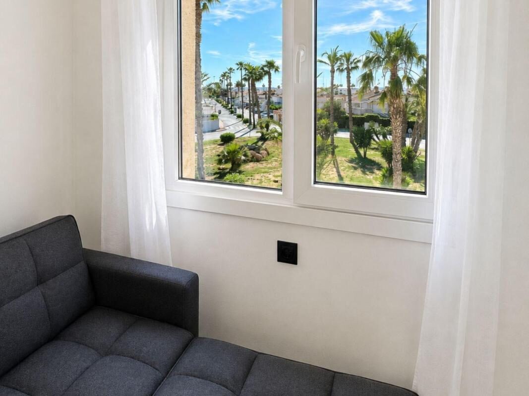 Bungalow z 1 sypialnią, 82m² w Torrevieja, Hiszpania [ID: 0152-633571]