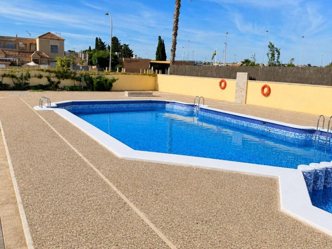 Bungalow z 1 sypialnią, 82m² w Torrevieja, Hiszpania [ID: 0152-633571]