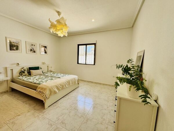 Villa in Torrevieja, Spain, 135m² - image 24