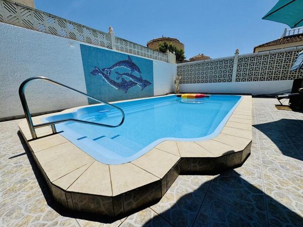 Villa in Torrevieja, Spain, 135m² - image 3