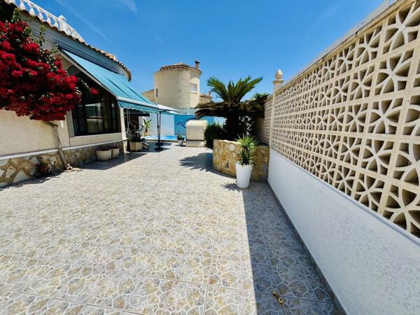 Villa in Torrevieja, Spain, 135m² - image 6