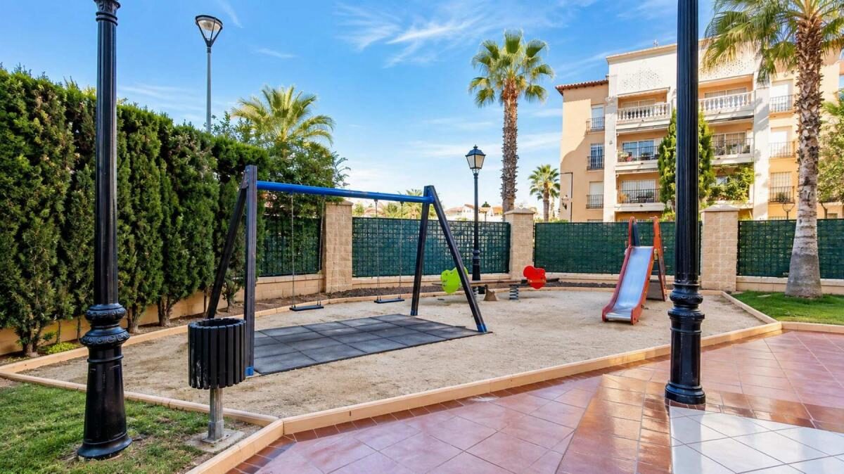 Apartamenty z 2 sypialniami, 85m² w Torrevieja, Hiszpania [ID: 0152-630186]