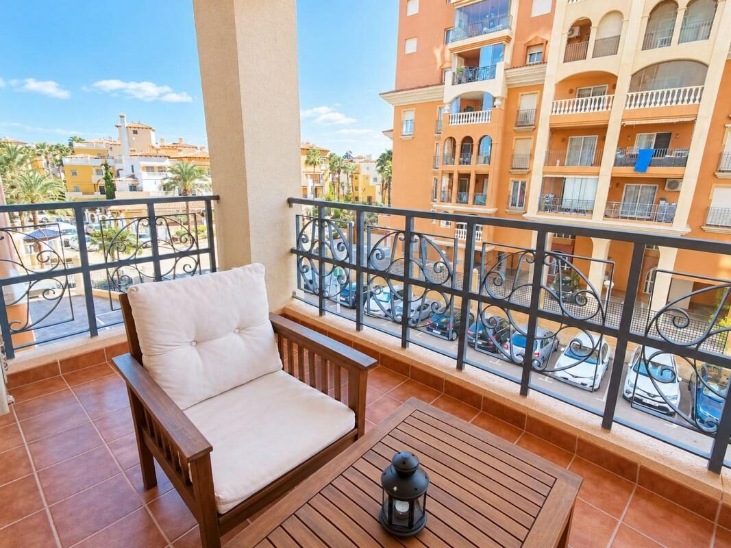 Apartamenty z 2 sypialniami, 85m² w Torrevieja, Hiszpania [ID: 0152-630186]