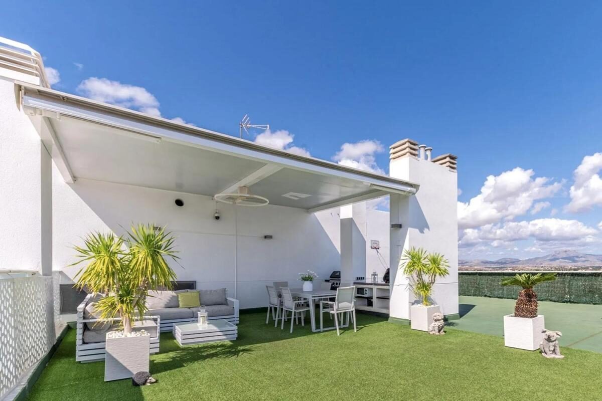 Apartments with 5 bedrooms, 253m² in Alicante, Spain [ID: 0152-630169]