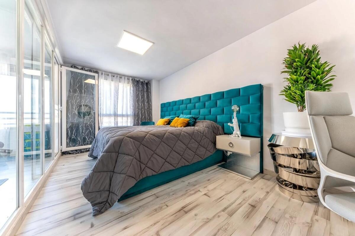 Apartments with 5 bedrooms, 253m² in Alicante, Spain [ID: 0152-630169]