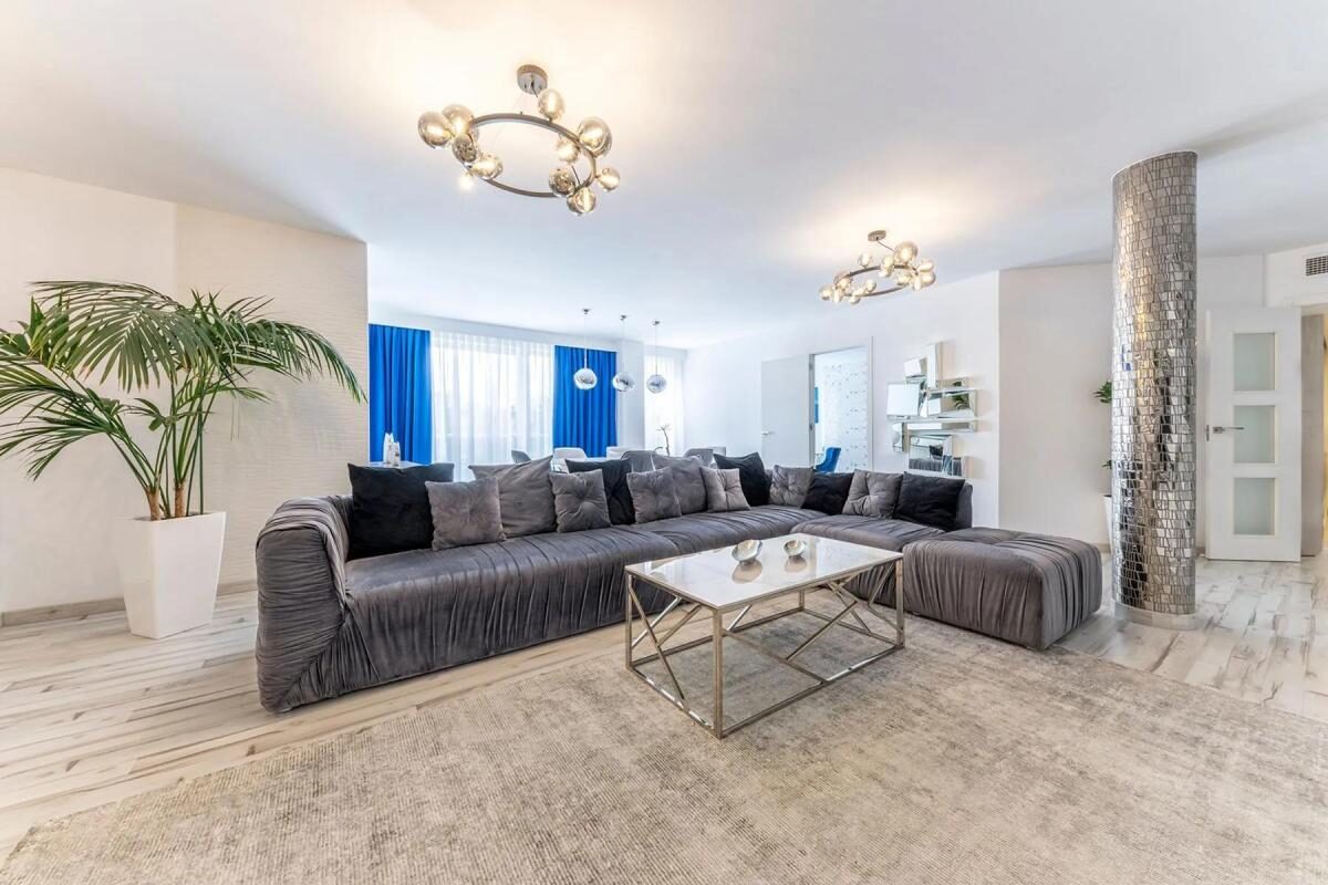 Apartments with 5 bedrooms, 253m² in Alicante, Spain [ID: 0152-630169]