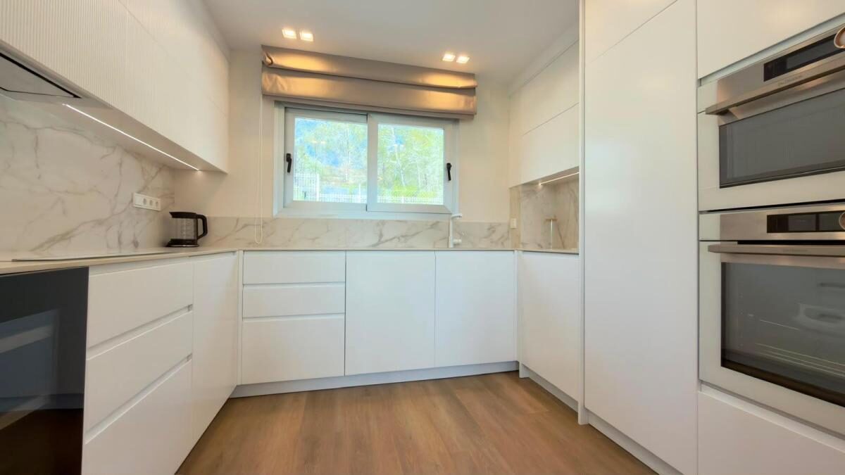 Вилла с 4 спальнями, 200м² в Ла Нусия, Испания [ID: 0152-630165]