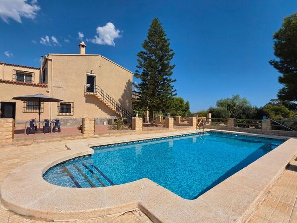 Houses in Elche / Elx, Spain, 738m² - image 3