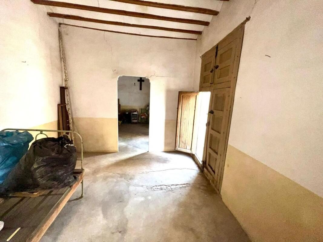 Houses with 8 bedrooms, 380m² in Pinoso, Spain [ID: 0152-619825]