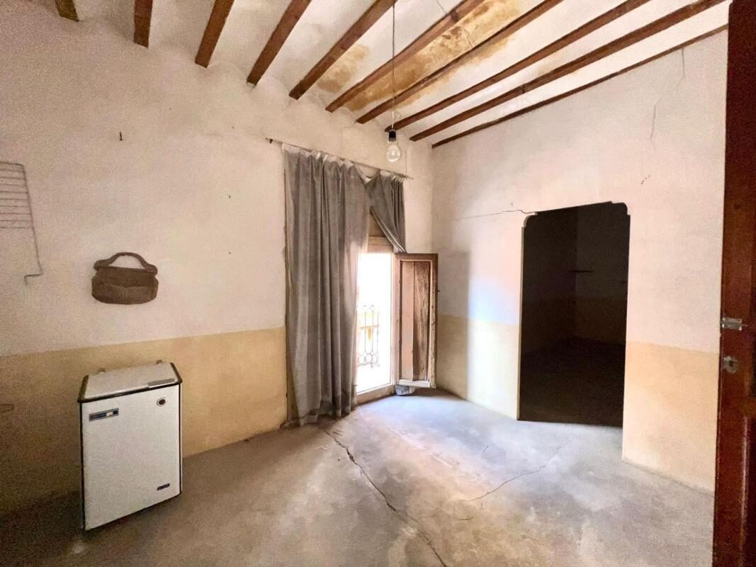 Houses with 8 bedrooms, 380m² in Pinoso, Spain [ID: 0152-619825]