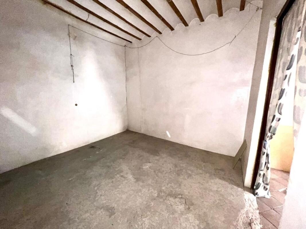 Houses with 8 bedrooms, 380m² in Pinoso, Spain [ID: 0152-619825]