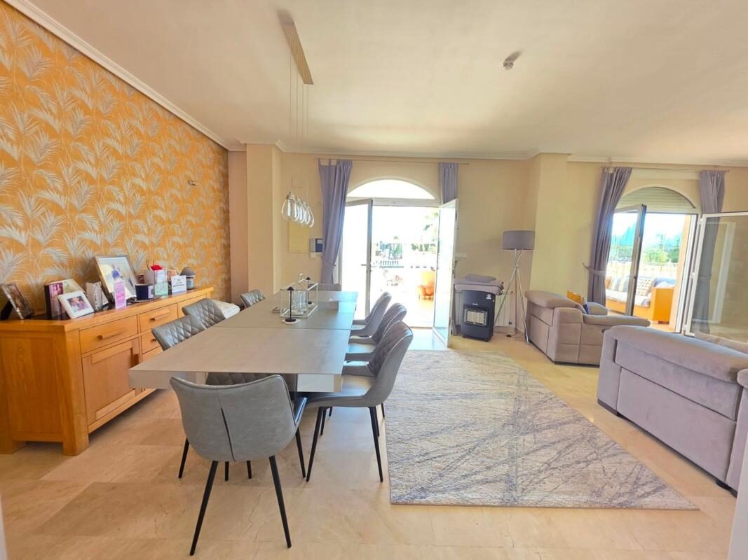 Будинки з 4 спальнями, 405м² в Піносо, Іспанія [ID: 0152-619292]