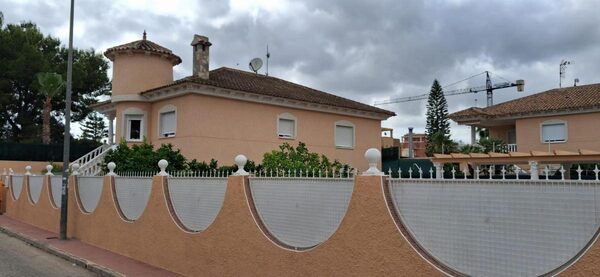 Willa w Benferri, Hiszpania, 265m² - obraz 2