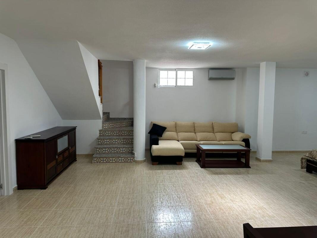 Вілла з 4 спальнями, 207м² в Торрев'єха, Іспанія [ID: 0152-619027]