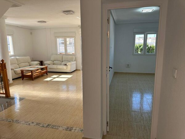 Villa in Torrevieja, Spain, 207m² - image 9