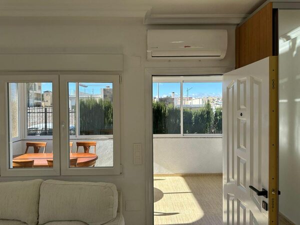 Villa in Torrevieja, Spain, 207m² - image 5