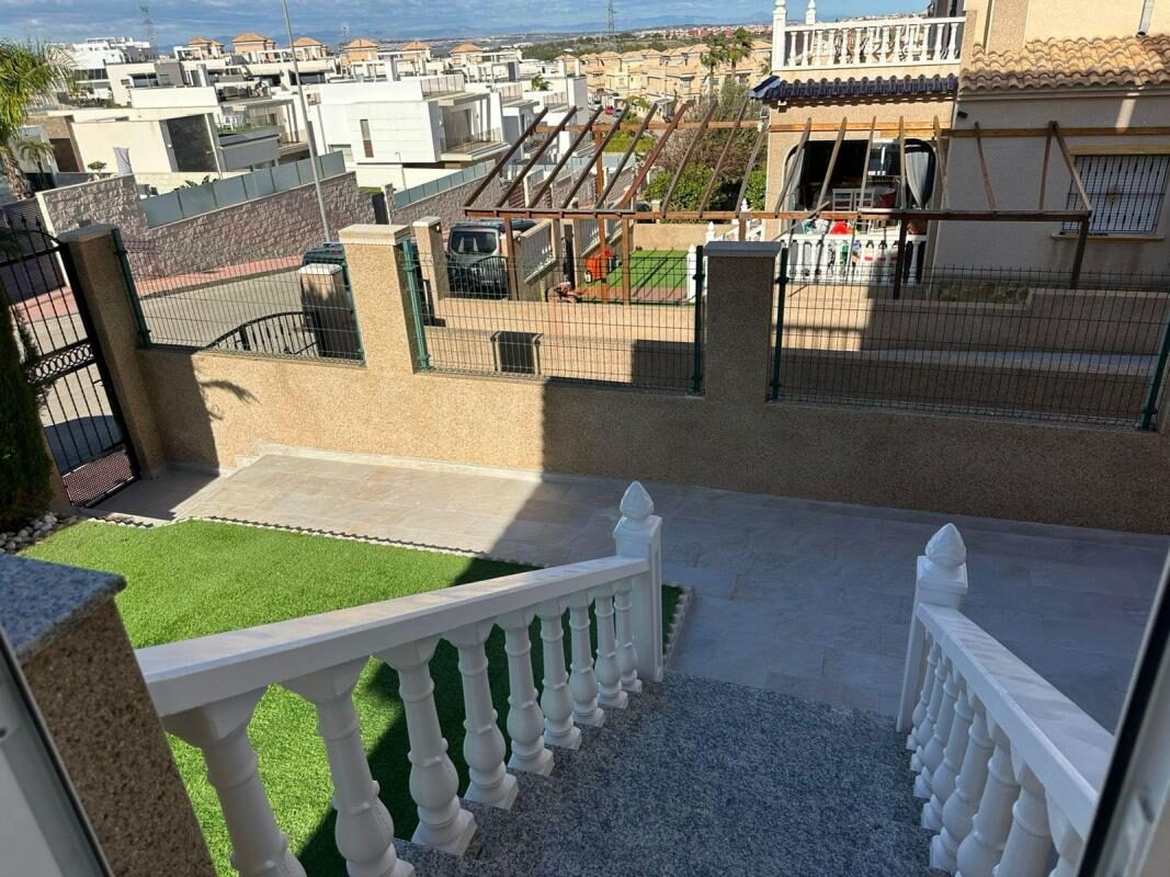 Вілла з 4 спальнями, 207м² в Торрев'єха, Іспанія [ID: 0152-619027]