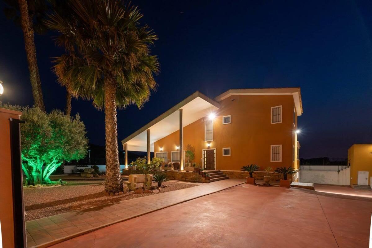 Willa z 5 sypialniami, 500m² w Orihuela, Hiszpania [ID: 0152-619024]