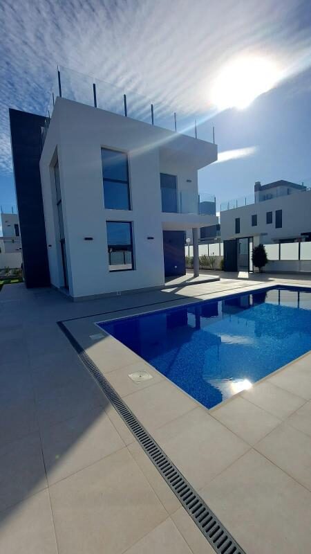 Villa in Torrevieja, Spain, 190m² - image 3