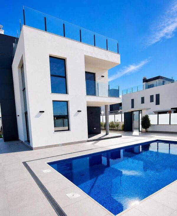 Villa in Torrevieja, Spain, 190m² - image 9