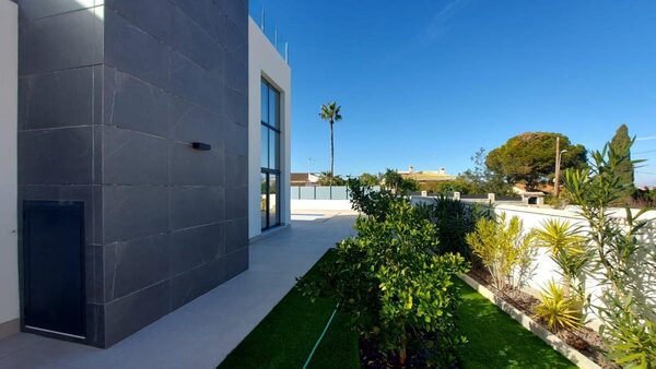 Villa in Torrevieja, Spain, 190m² - image 24