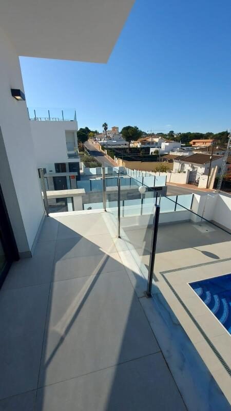 Villa in Torrevieja, Spain, 190m² - image 30