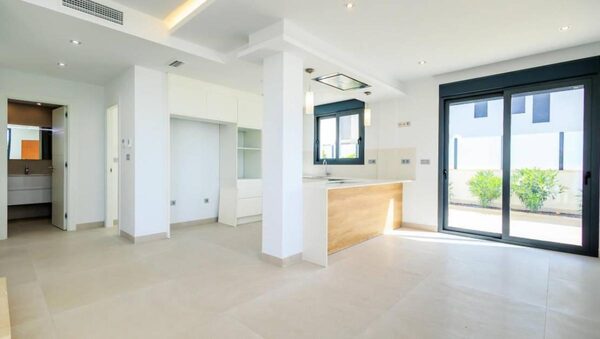 Villa in Torrevieja, Spain, 190m² - image 11