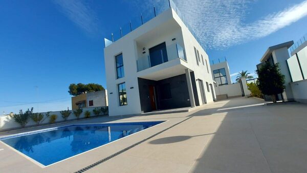 Villa in Torrevieja, Spain, 190m² - image 30