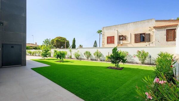 Villa in Torrevieja, Spain, 190m² - image 6