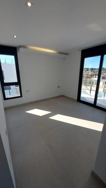Villa in Torrevieja, Spain, 190m² - image 21