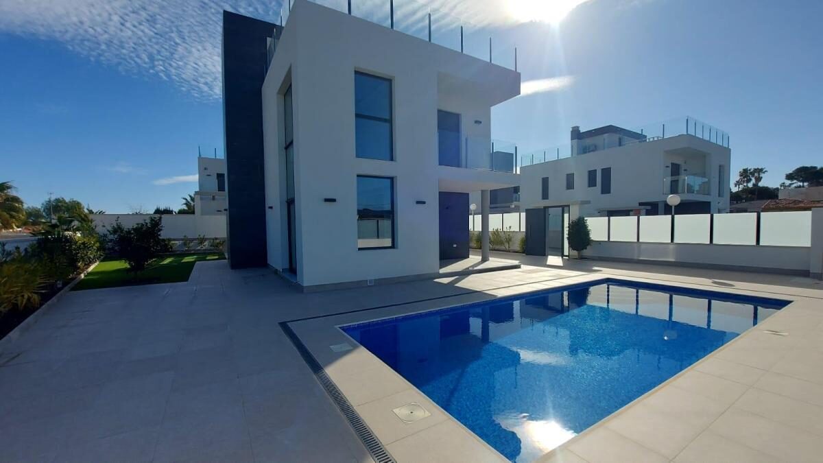 Вілла з 3 спальнями, 190м² в Торрев'єха, Іспанія [ID: 0152-619021]