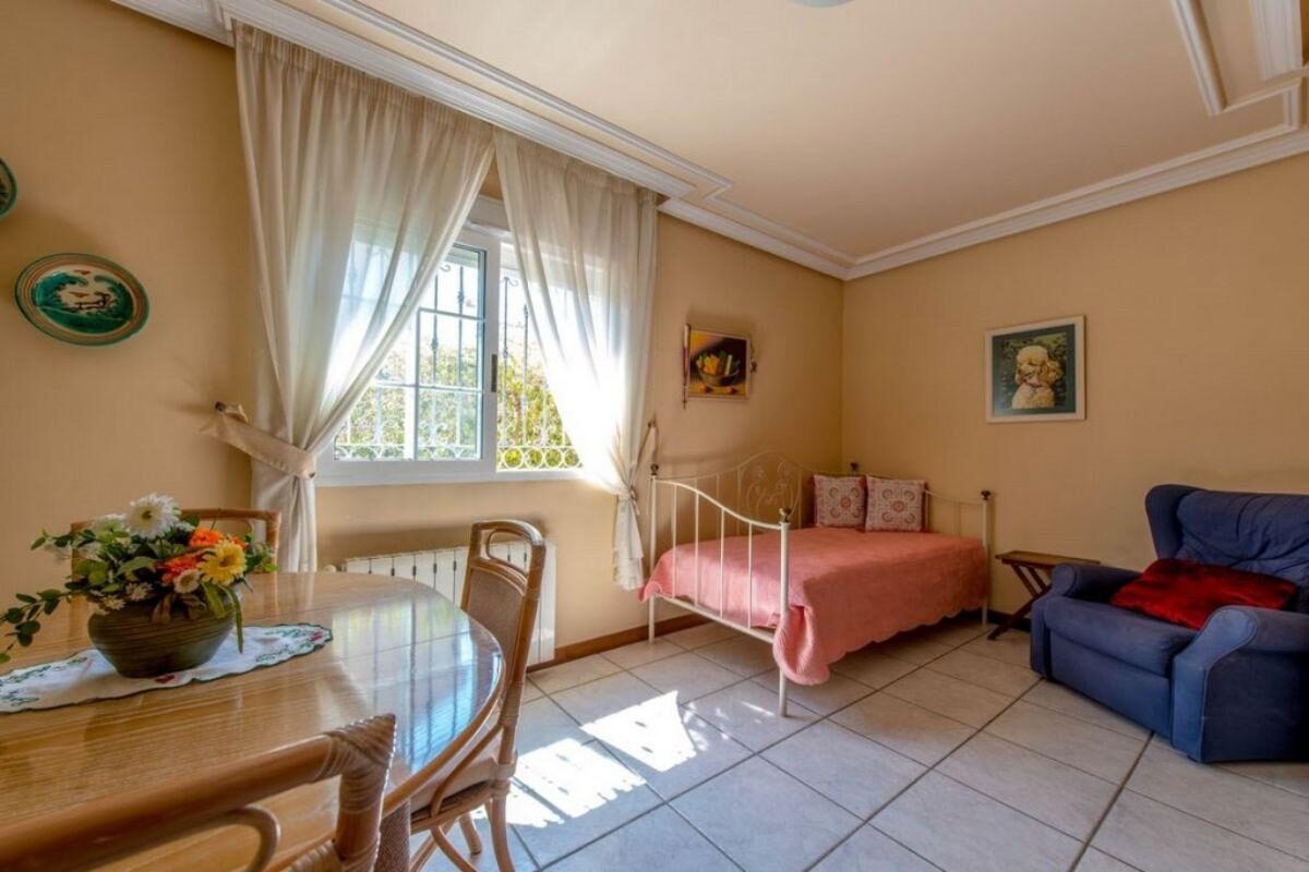 Вілла з 6 спальнями, 500м² в Торрев'єха, Іспанія [ID: 0152-619012]