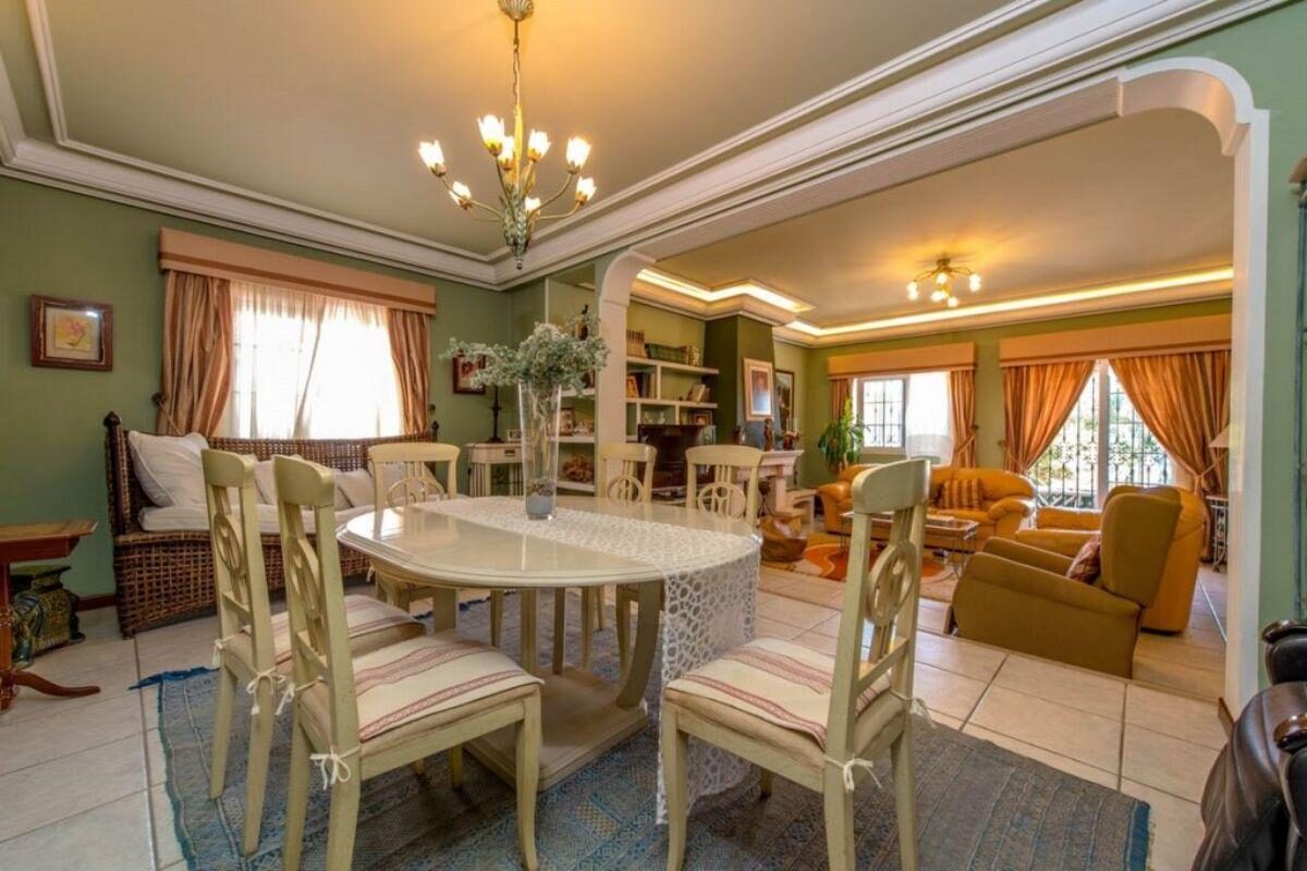 Вілла з 6 спальнями, 500м² в Торрев'єха, Іспанія [ID: 0152-619012]