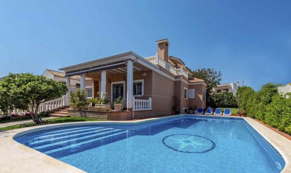 Villa in Torrevieja, Spain, 500m² - image 2