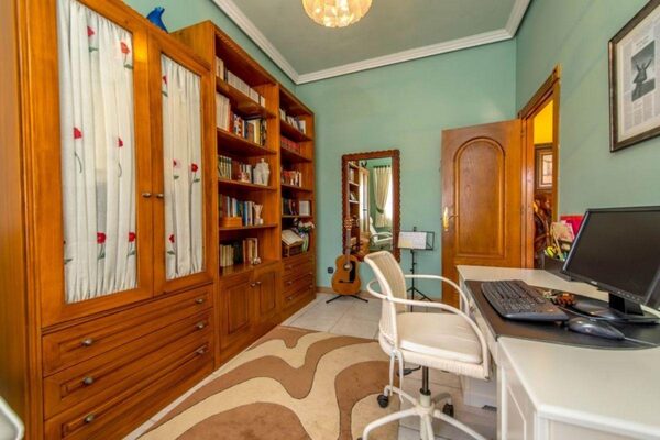Villa in Torrevieja, Spain, 500m² - image 16