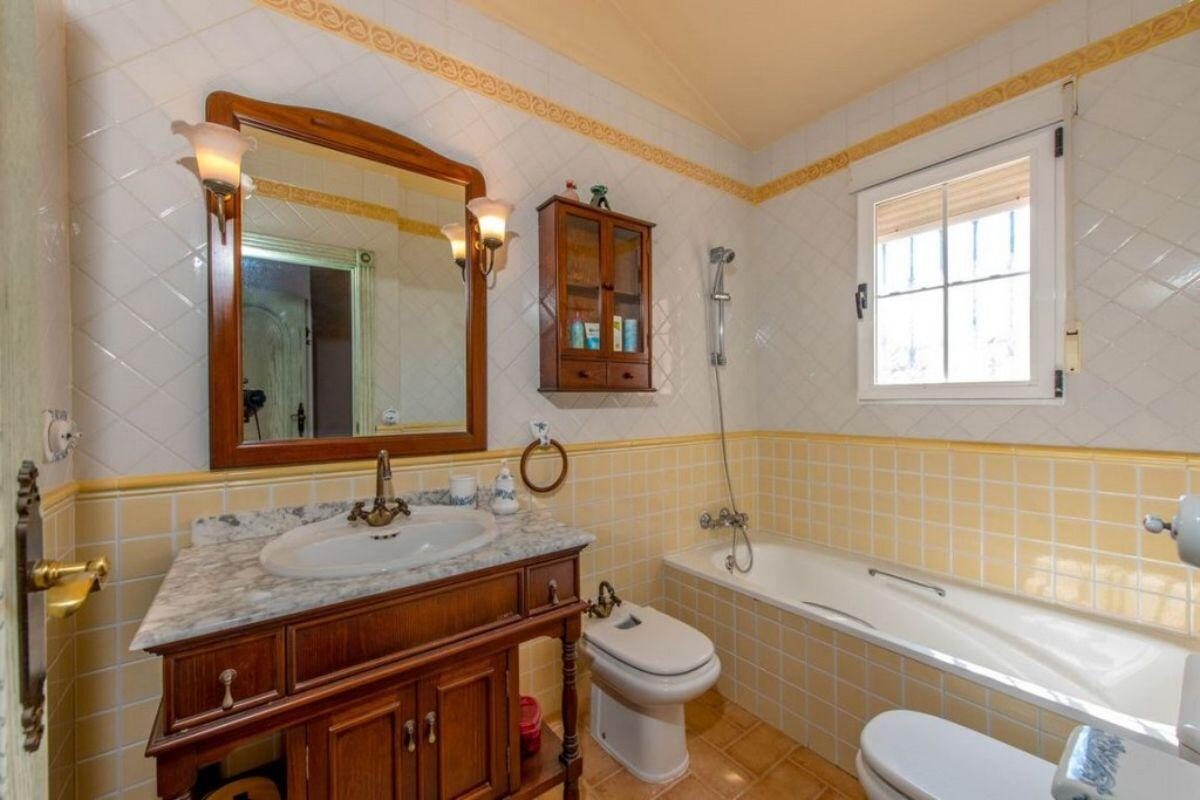 Вілла з 6 спальнями, 500м² в Торрев'єха, Іспанія [ID: 0152-619012]