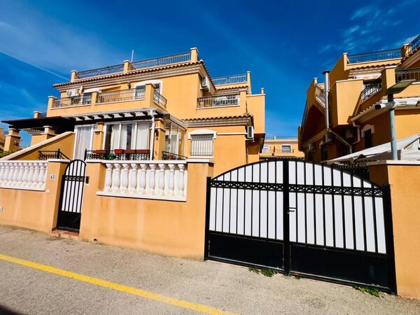Townhouse in Torrevieja ID 0152-618043
