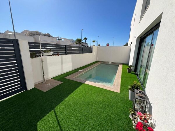Townhouse in Benijofar, Spain, 124m² - image 2