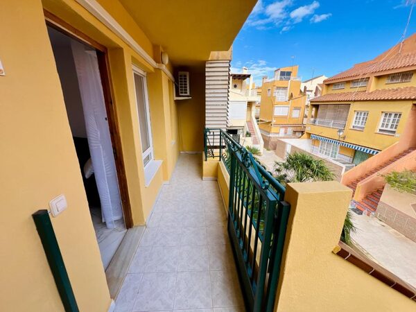Bungalow w Torrevieja, Hiszpania, 61m² - obraz 2