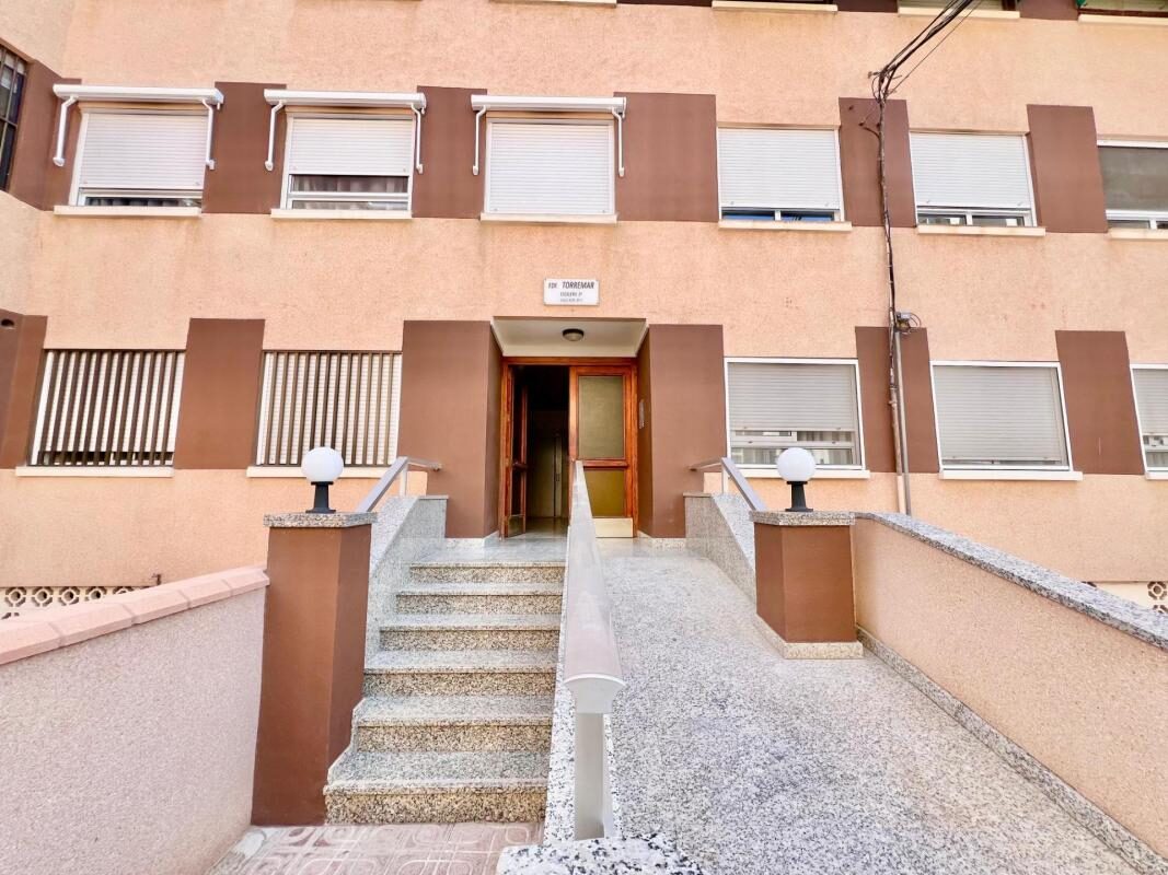 Apartments with 3 bedrooms, 110m² in Torrevieja, Spain [ID: 0152-605046]