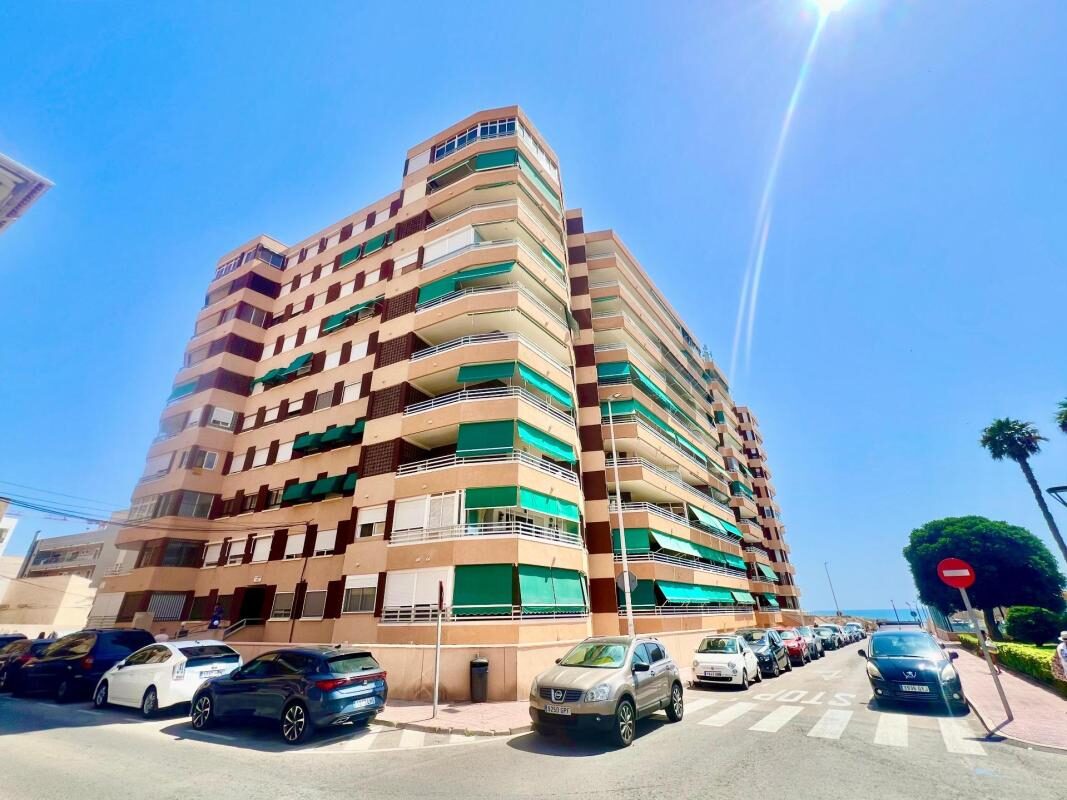 Apartments with 3 bedrooms, 110m² in Torrevieja, Spain [ID: 0152-605046]
