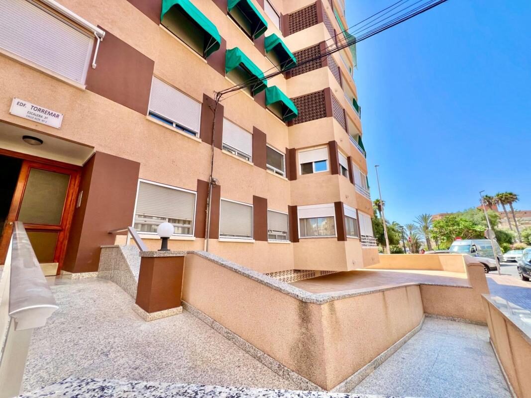 Apartments with 3 bedrooms, 110m² in Torrevieja, Spain [ID: 0152-605046]