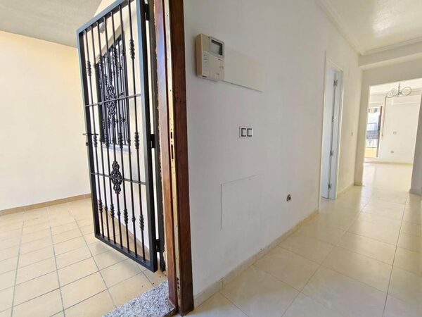 Houses in Torrevieja, Spain, 95m² - image 17