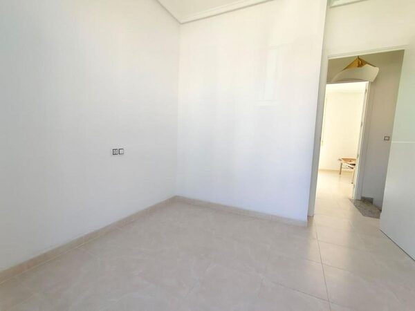 Houses in Torrevieja, Spain, 95m² - image 28