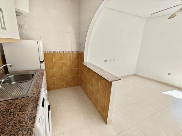 Houses in Torrevieja, Spain, 95m² - image 13