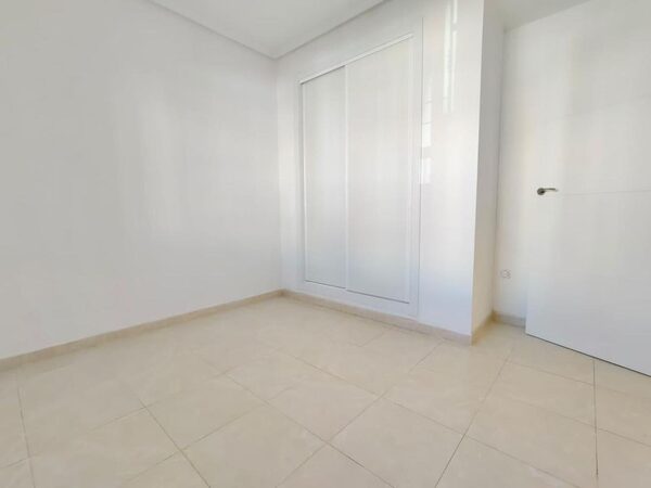 Houses in Torrevieja, Spain, 95m² - image 19