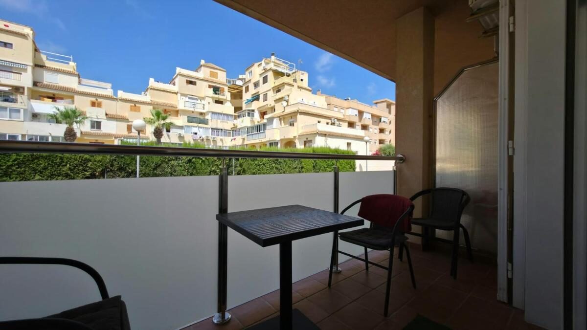 Apartments with 2 bedrooms, 73m² in Torrevieja, Spain [ID: 0152-604350]
