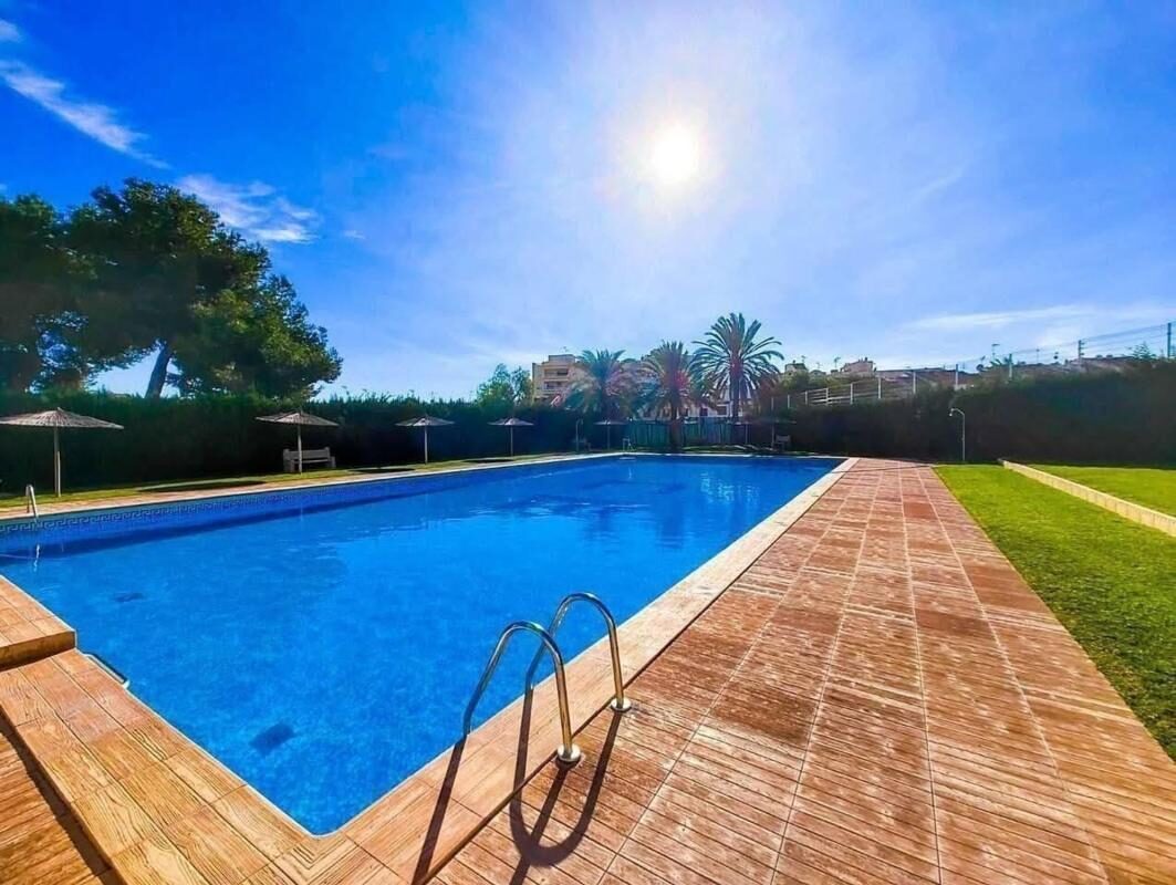 Apartamenty z 1 sypialnią, 41m² w Torrevieja, Hiszpania [ID: 0152-599734]