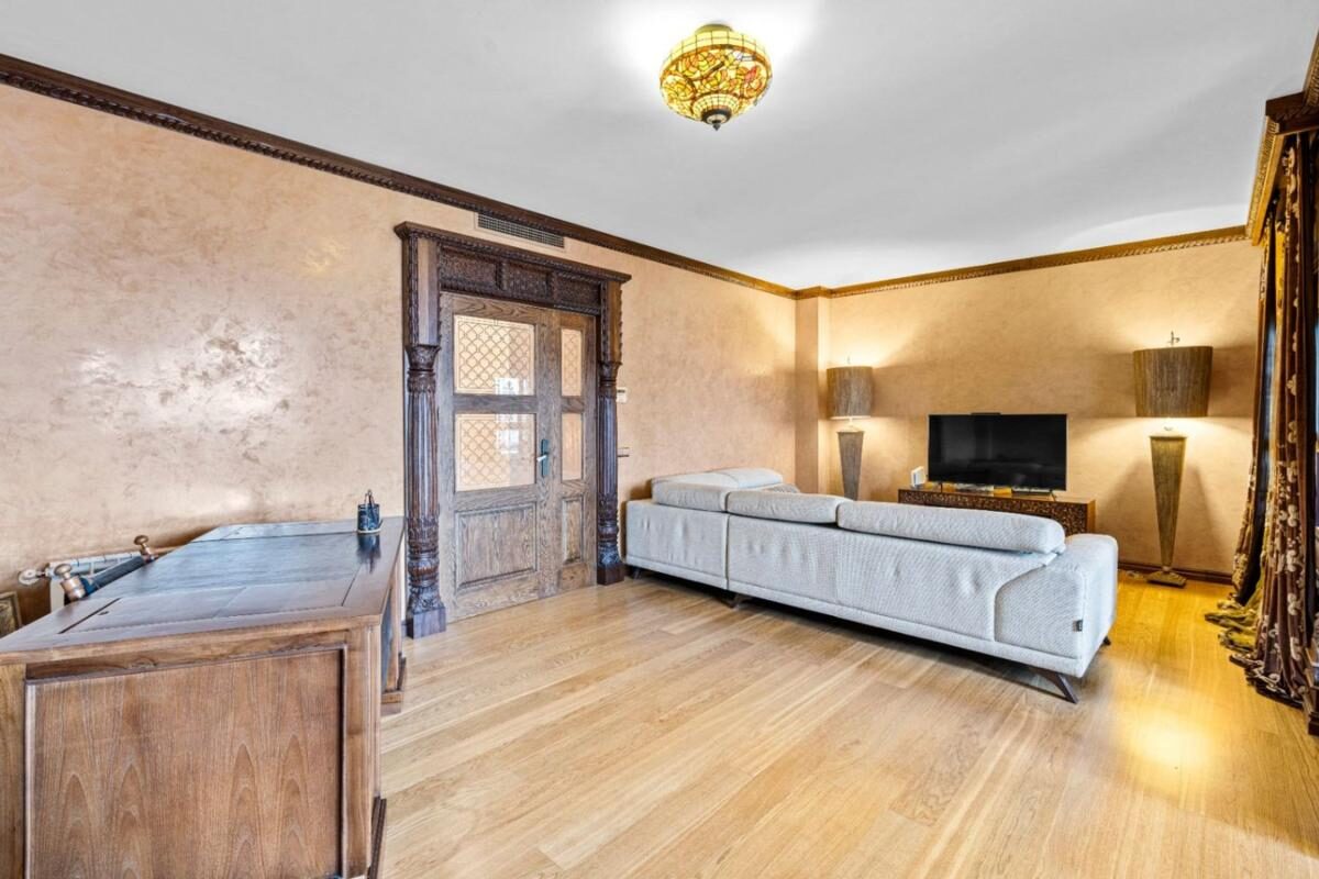 Apartments with 4 bedrooms, 265m² in Alicante, Spain [ID: 0152-590277]