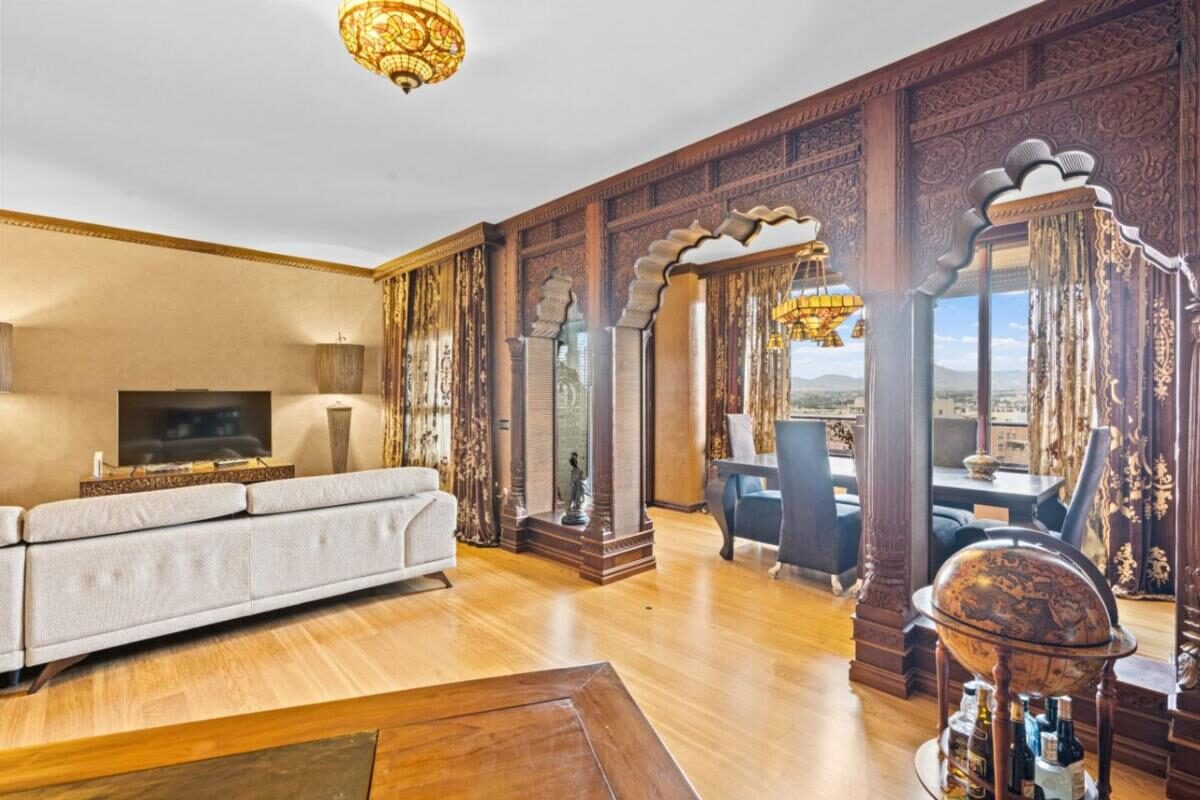 Apartments with 4 bedrooms, 265m² in Alicante, Spain [ID: 0152-590277]
